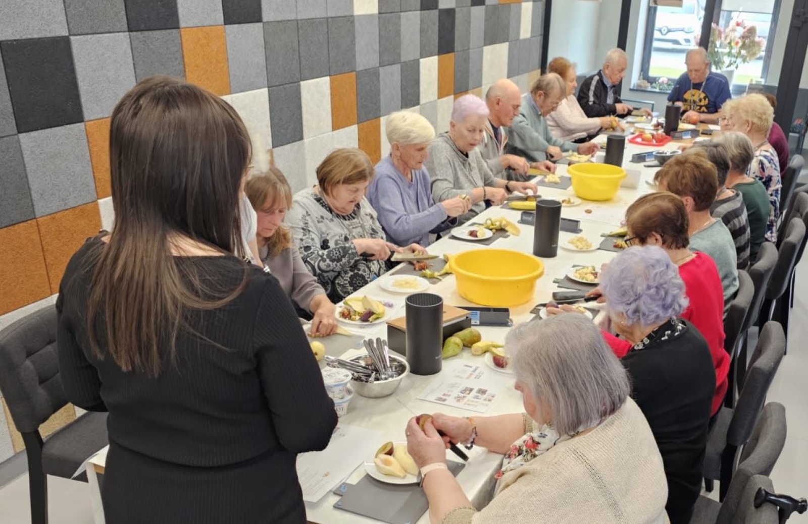 Październikowe zajęcia i warsztaty w ramach programu &bdquo;Poznajmy się! Stw&oacute;rzmy wsp&oacute;lną przestrzeń integracji&rdquo;